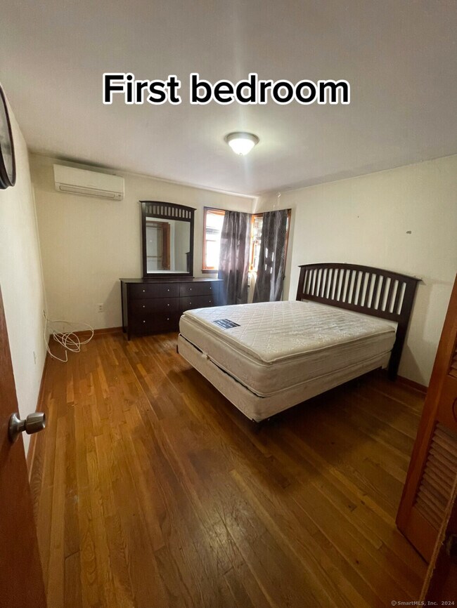 Building Photo - 325 Pasadena Pl