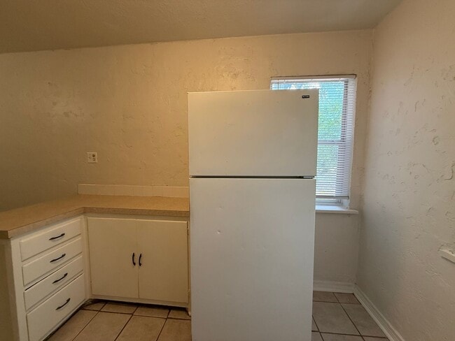 Building Photo - Historic Plaza District Apartment | Walkable Location & Classic Character
