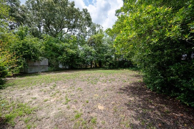 Building Photo - 1803 Heath St