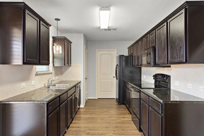 Building Photo - 1124 Plateau Trail