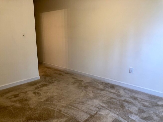 Building Photo - 3 Bedroom Condo at Harts Cove for $433 Per Bed!