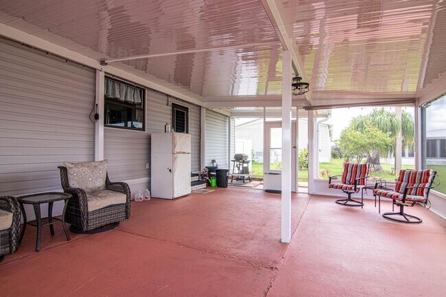 Building Photo - 3146 Longview Dr