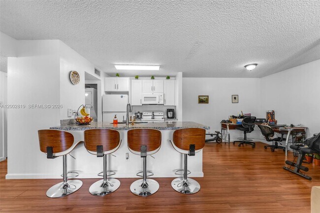 Building Photo - 10630 SW 157th Ct