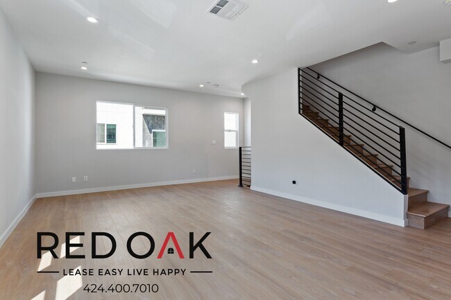 Building Photo - 4506 Esmeralda St