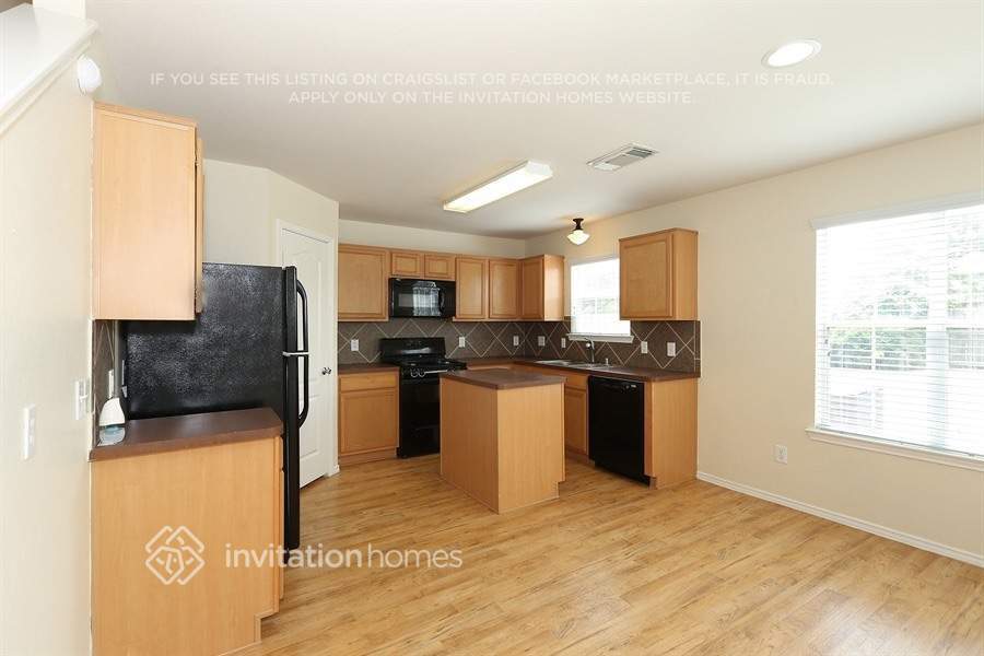 Building Photo - 29607 Evergreen Hills Dr