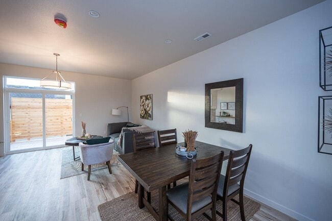 Building Photo - Carefree living in vibrant downtown Puyallup!