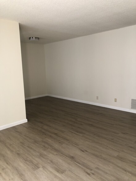 Building Photo - 514 Gramercy S Pl