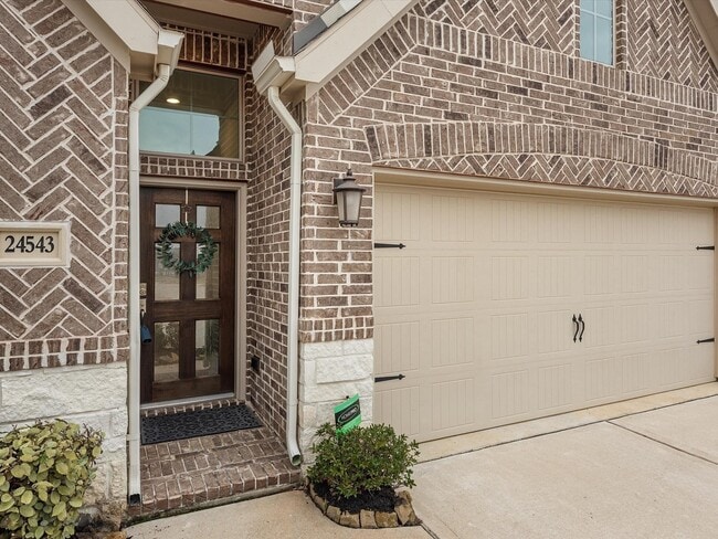 Building Photo - 24543 Songlark Bend Dr