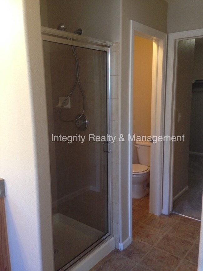 Building Photo - 1381 Royal Troon Dr