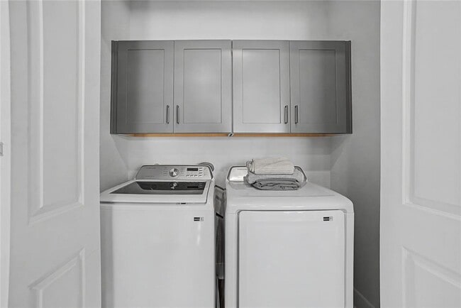 Building Photo - 2930 Moreno St