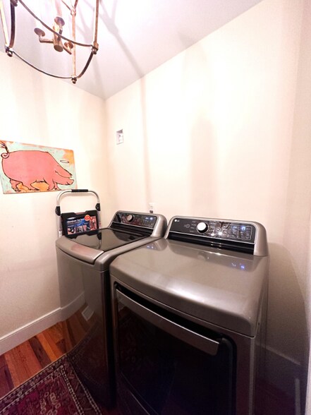 Building Photo - 151 Tradd St