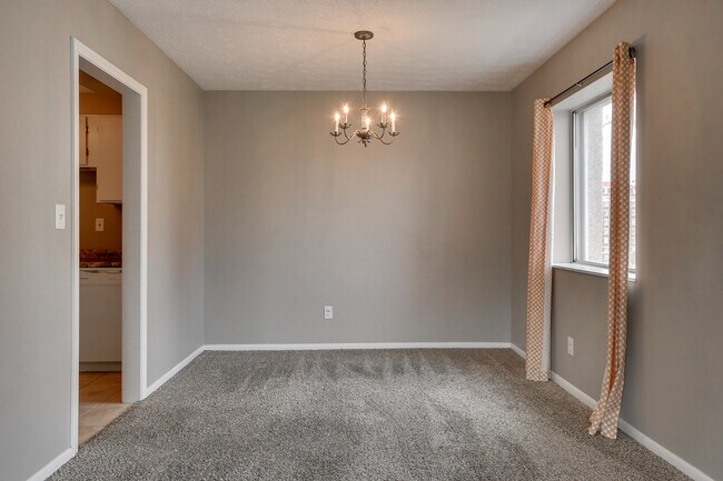 Building Photo - 500 S 37th St