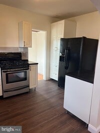 Building Photo - 4950 Perkiomen Ave