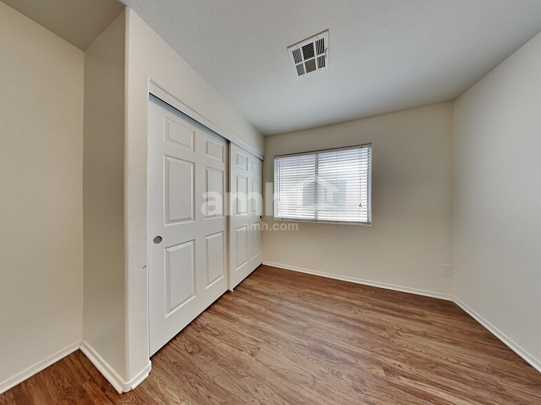 Building Photo - 4932 Cascade Pools Ave