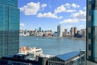 Building Photo - 99 Hudson St