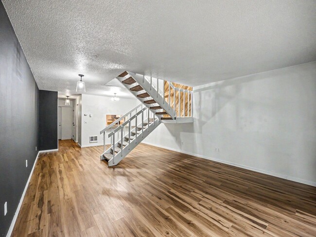Building Photo - Spacious 2-Story Condo in a Quiet, Well-Located Community!