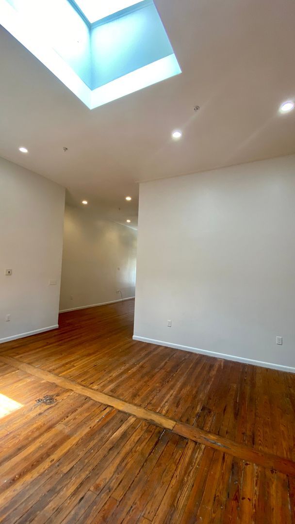 Building Photo - 829 S Railroad Ave