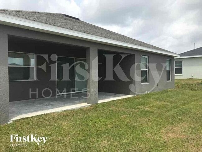 Building Photo - 2600 Sanderling St