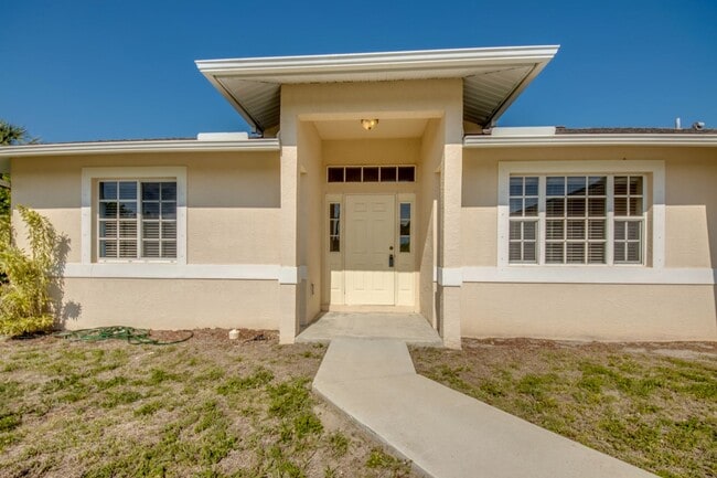 Building Photo - COMING SOON! 3 bedroom 2 bathroom single f...