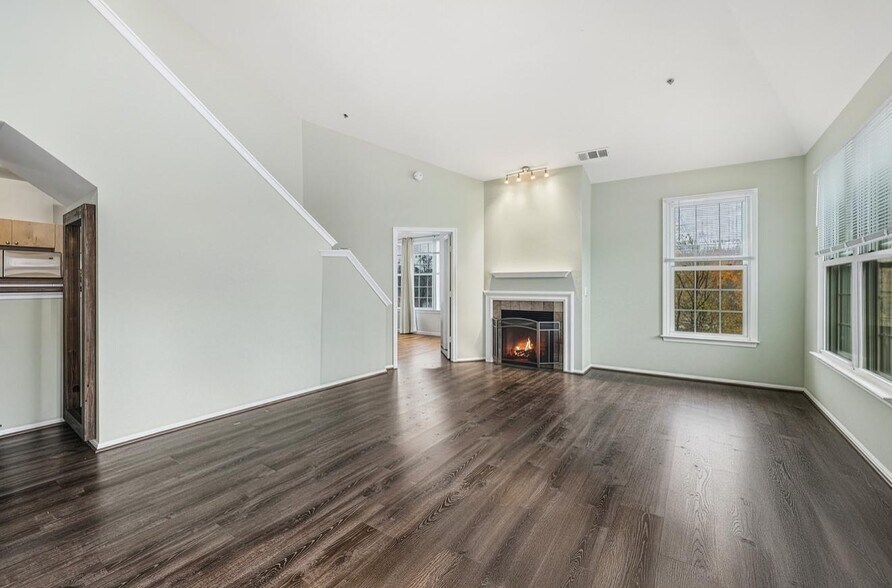 Building Photo - 3015 Nicosh Cir