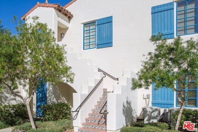 Building Photo - 48613 Classic Dr