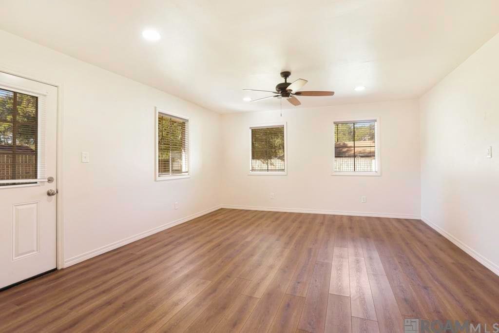 Building Photo - 911 Hatchell Ln