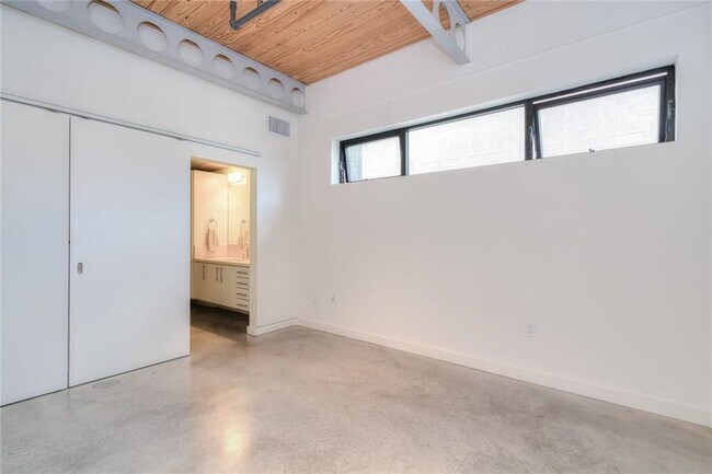 Building Photo - 1401 Eva St