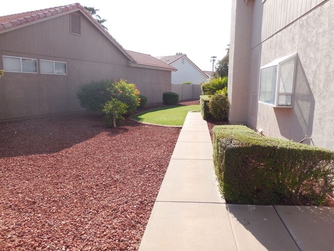 Building Photo - Beautifully Updated 3-Bedroom Home in Sun Lakes - Long-Term Rental