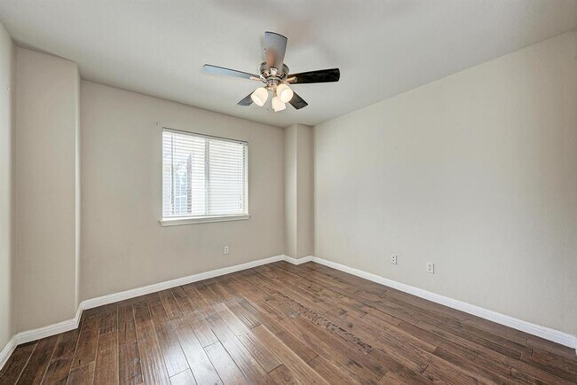 Building Photo - 11128 Sandstone Trail