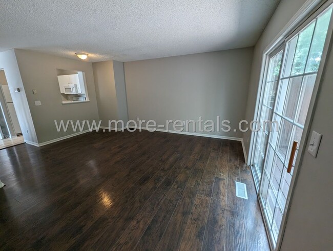 Building Photo - Remodeled condo in Hilliard Schools