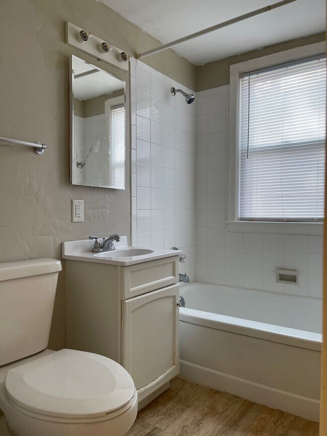 Primary Photo - Dundee Village Rentals (820 N 46th St)