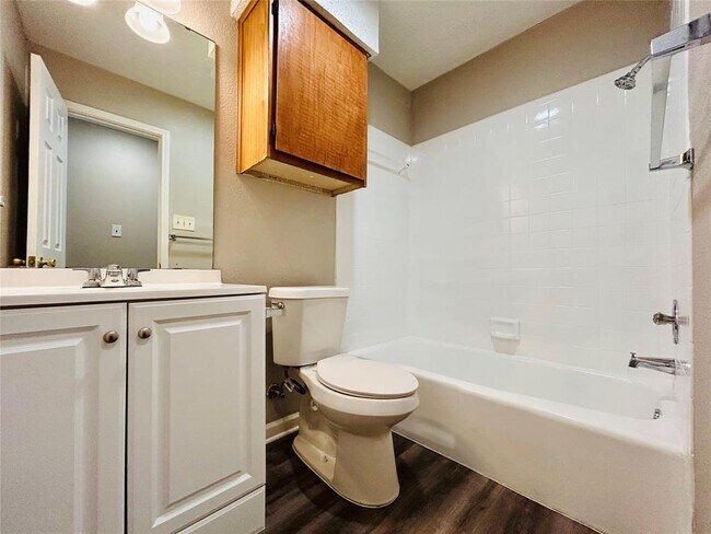 Building Photo - 9221 Kempler Dr