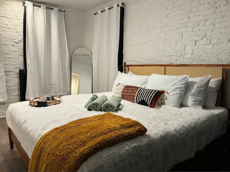 Building Photo - 61 E Russell St