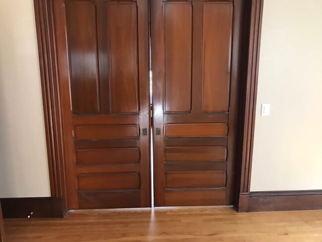 Building Photo - 736 Pleasant St