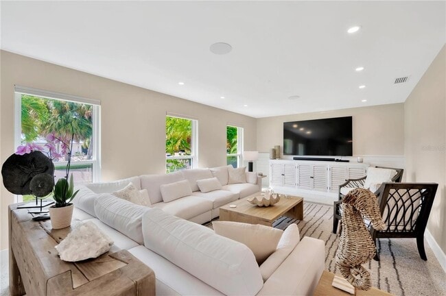 Building Photo - 807 Snug Island