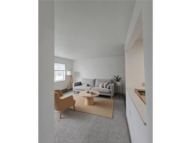 Building Photo - 306 S East St