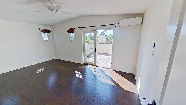 Building Photo - Spacious 2-bedroom/2.5-bathroom Townhouse- In the heart of the Funk Zone