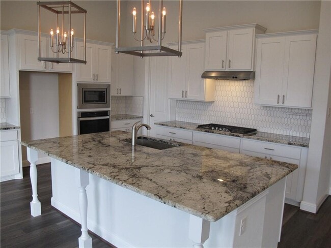 Building Photo - 635 Spinnaker Loop
