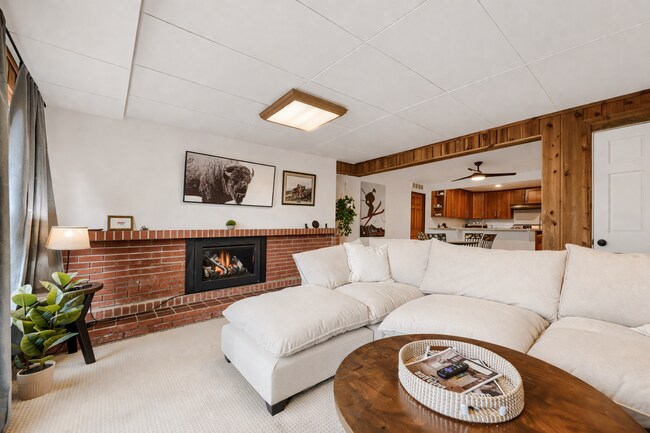 Building Photo - 1034 Westview Dr