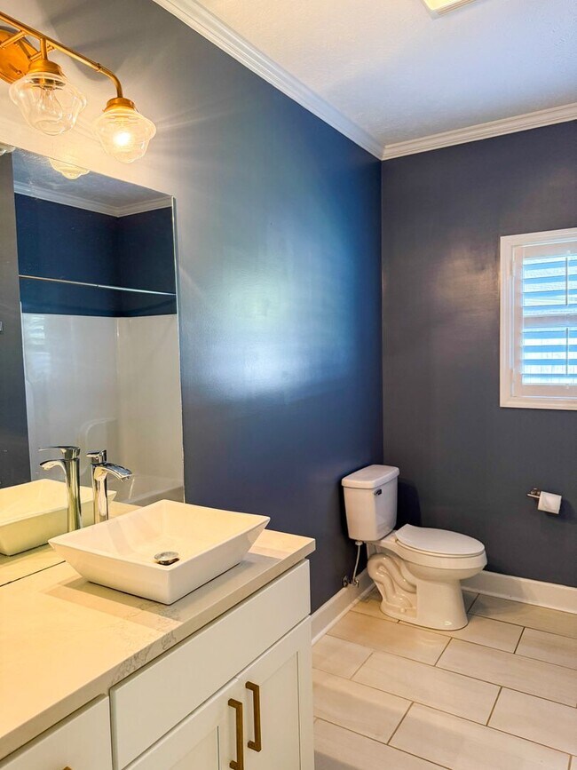 Building Photo - Beautifully Designed Home with Luxury Features – $2,400/Month