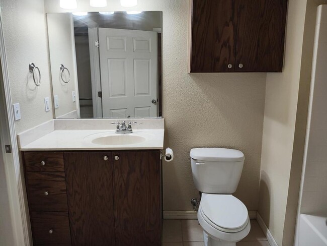 Building Photo - 2805 Conner Dr