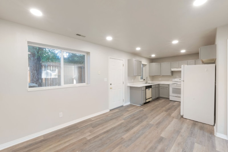 Building Photo - 470 W 1600 S