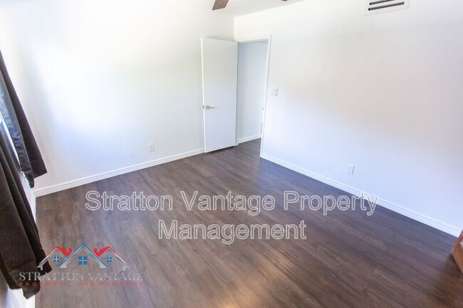 Building Photo - 4935 N 43rd St