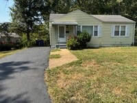 Building Photo - 3 Bedroom