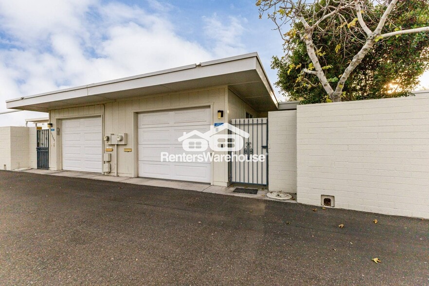 Building Photo - 13211 N Cedar Dr