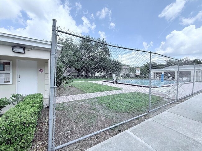Building Photo - 11893 Raintree Dr