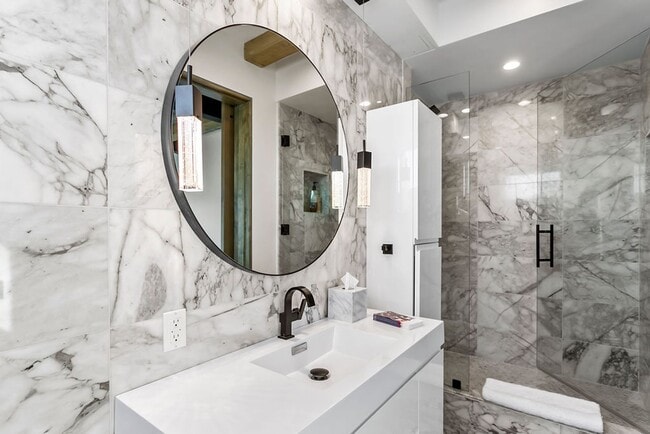 Building Photo - Perfect Beach Getaway! Hotel-like Studio Home in Secured High-rise Building With Breathtaking Bay...