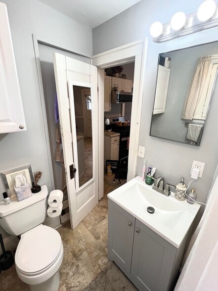 Bathroom - 1401 5th St NE