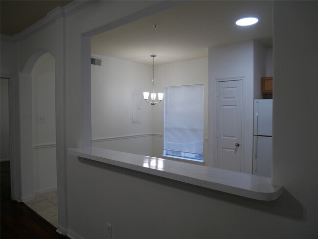 Building Photo - 6289 Wilcrest Dr