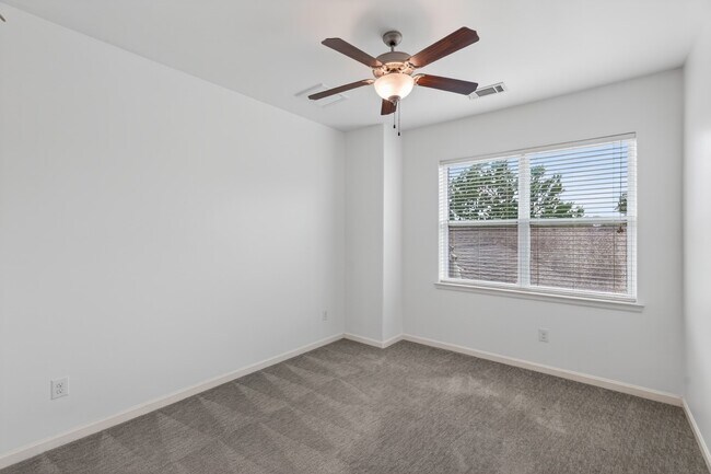 Building Photo - 143 Kendrick Pines Blvd